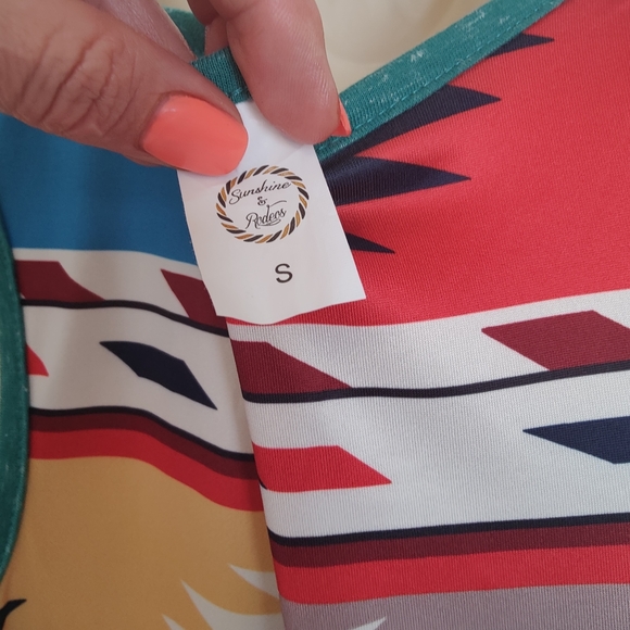 NWOT Aztec design print Sunshine & Rodeos tank top (Small) 🌞❤️ 🩵🌄💙🌅🩵 - Picture 9 of 9